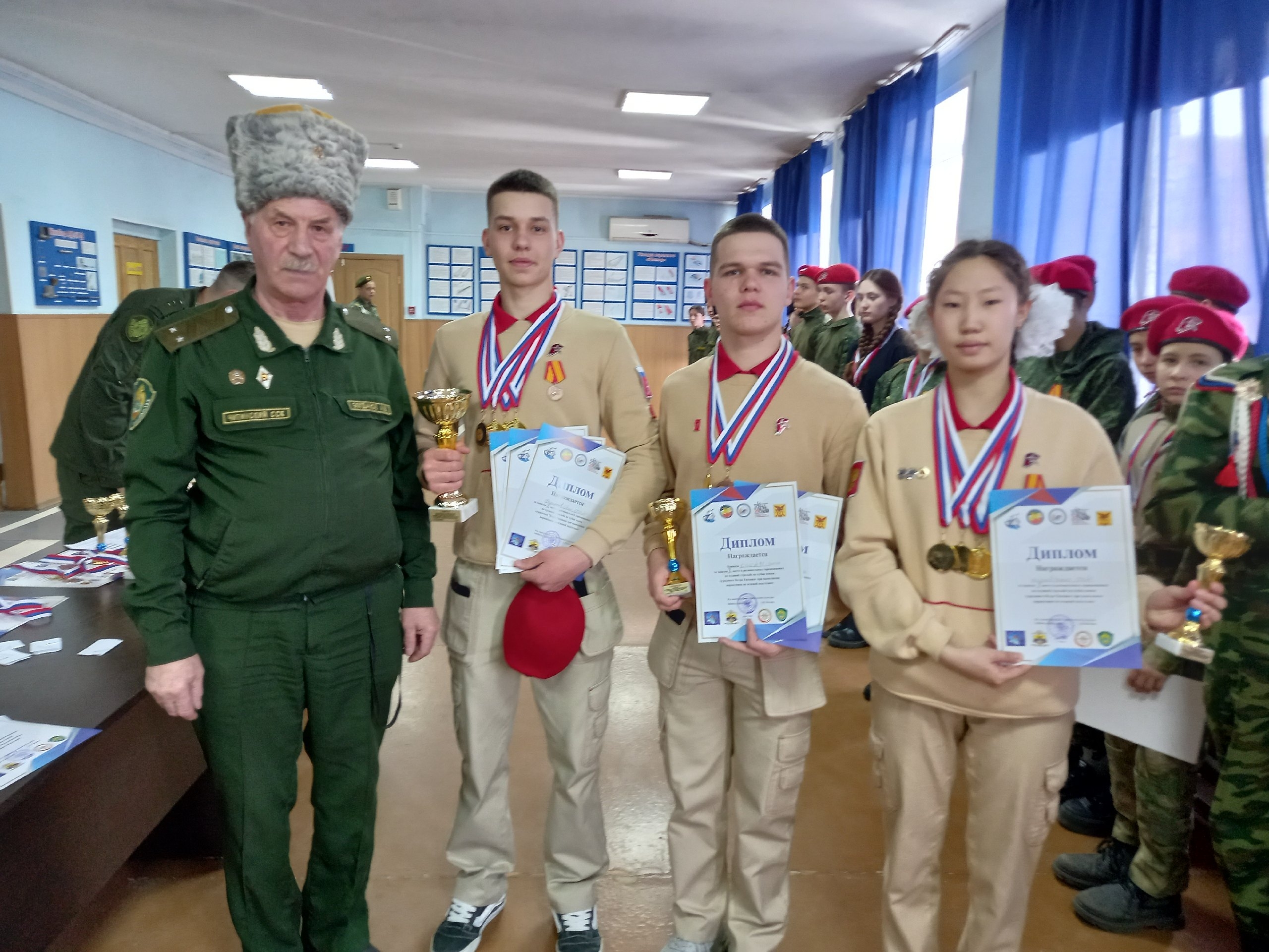 Альфовцы, к бою!.
